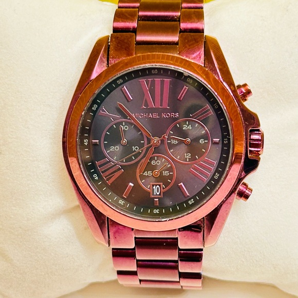 Michael Kors Purple Bradshaw Watch - Picture 4 of 9